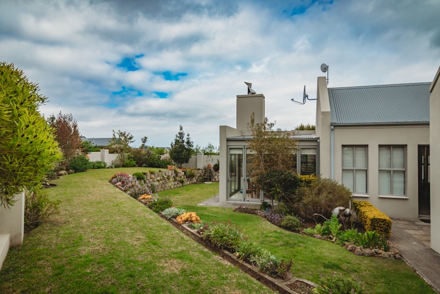 4 Bedroom Property for Sale in Mont Fleur Mountain Estate Western Cape